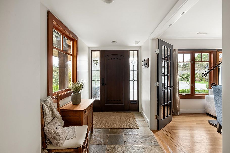 986 Tudor Avenue North Vancouver, BC - 4