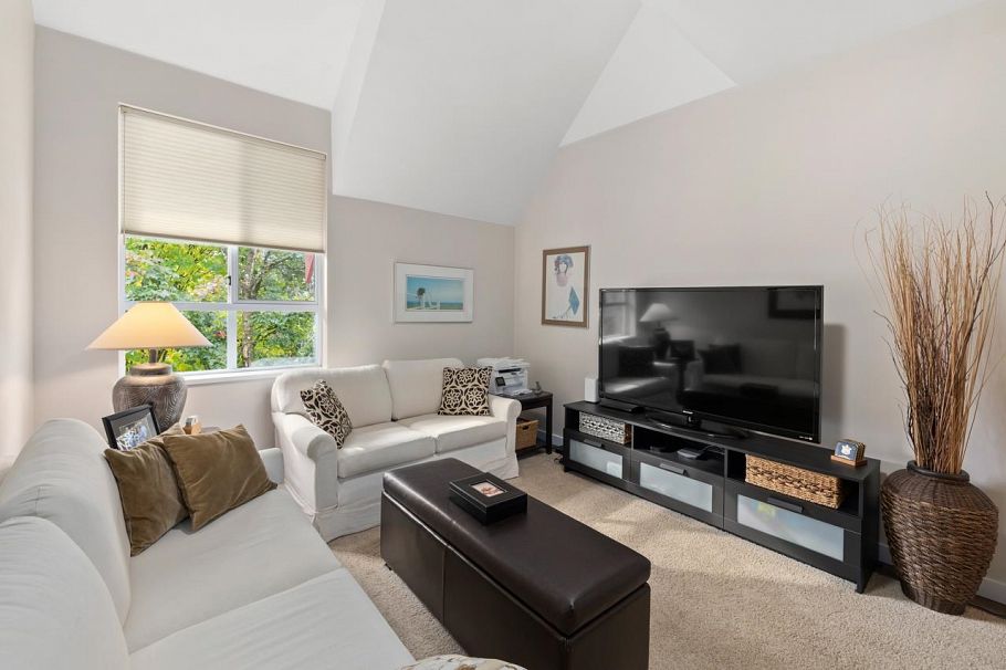 403 678 W Queens Road North Vancouver, BC - 18