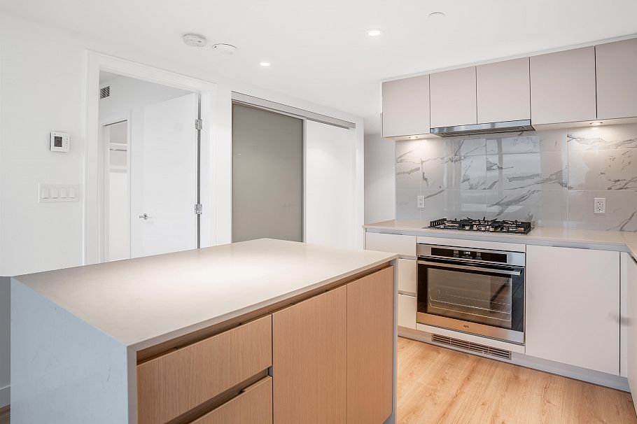 1705 1500 Fern Street North Vancouver, BC - 7