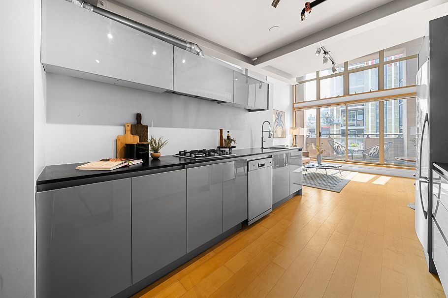 413 1529 W 6th Avenue Vancouver, BC - 10