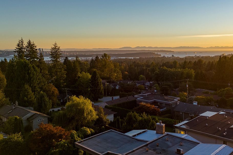 3812 Dalkeith Drive North Vancouver, BC - 20