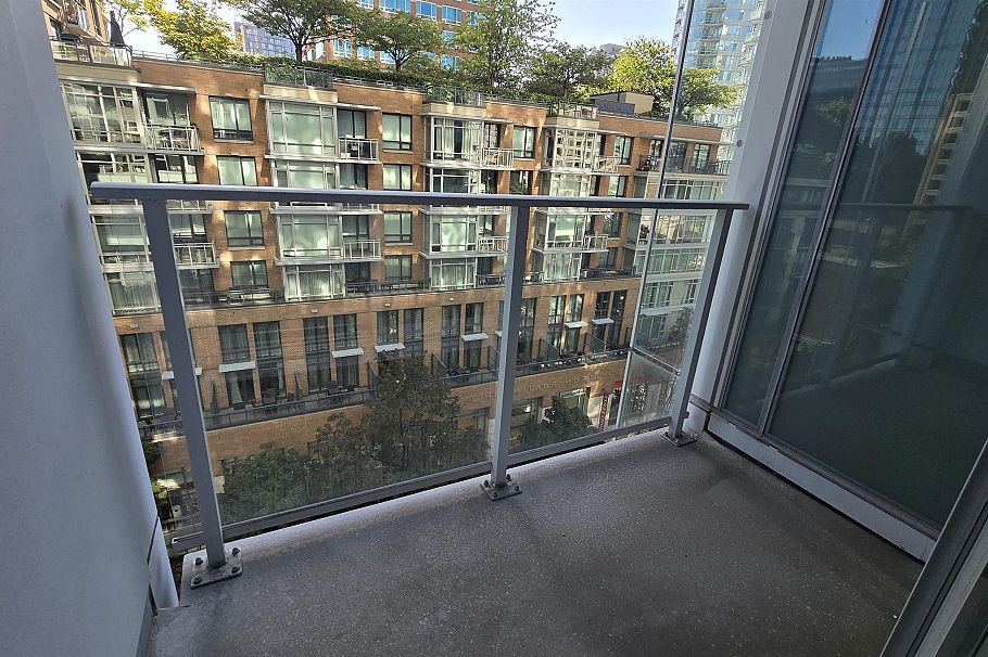 809 777 Richards Street Vancouver, BC - 13