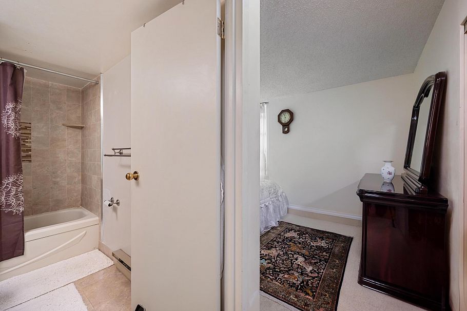 203 1845 Robson Street Vancouver, BC - 16