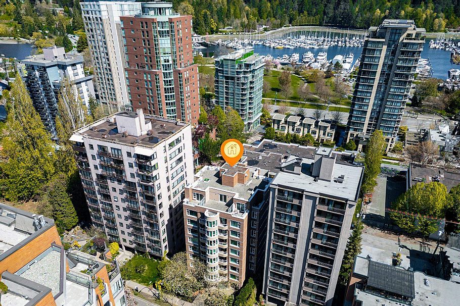 203 1845 Robson Street Vancouver, BC - 1
