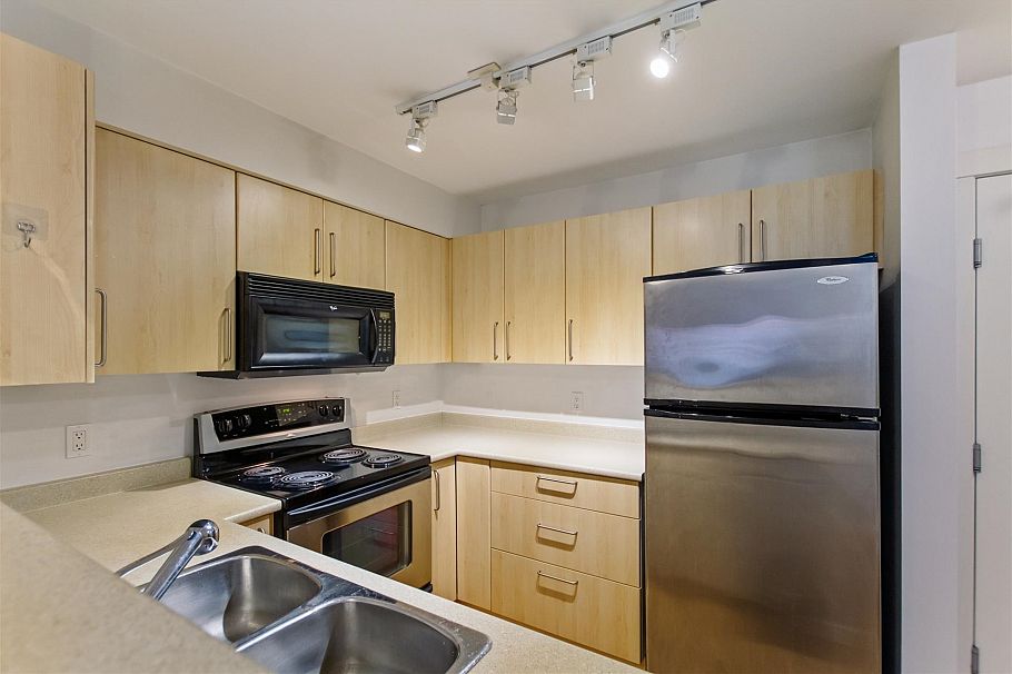 210 3575 Euclid Avenue Vancouver, BC - 6