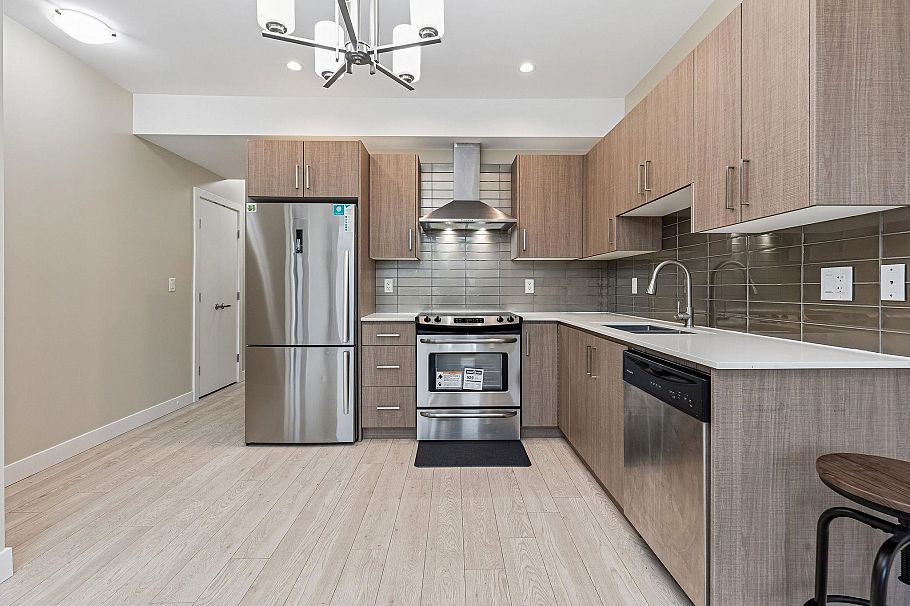 212 1838 Renfrew Street Vancouver, BC - 9