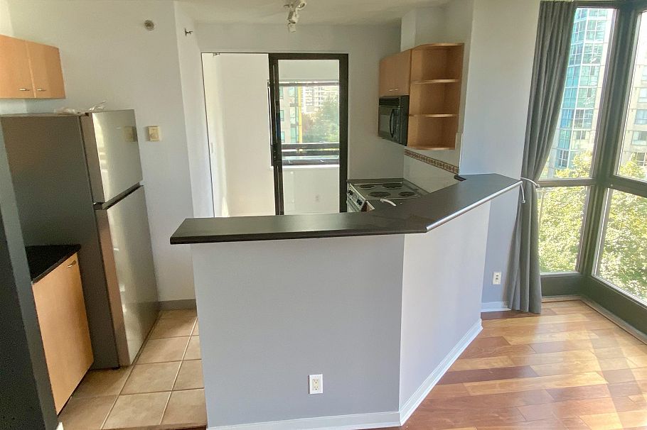 905 1367 Alberni Street Vancouver, BC - 8