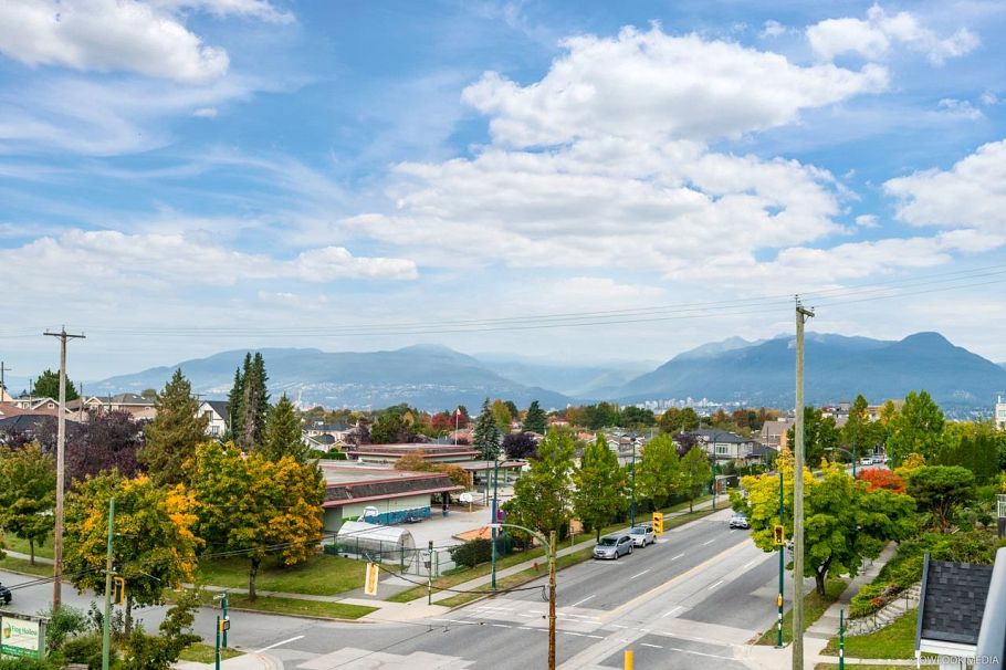 1 2124 Renfrew Street Vancouver, BC - 14