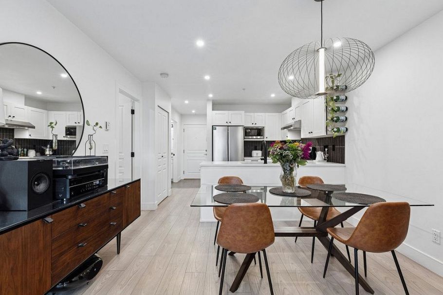 232 4550 Fraser Street Vancouver, BC - 9