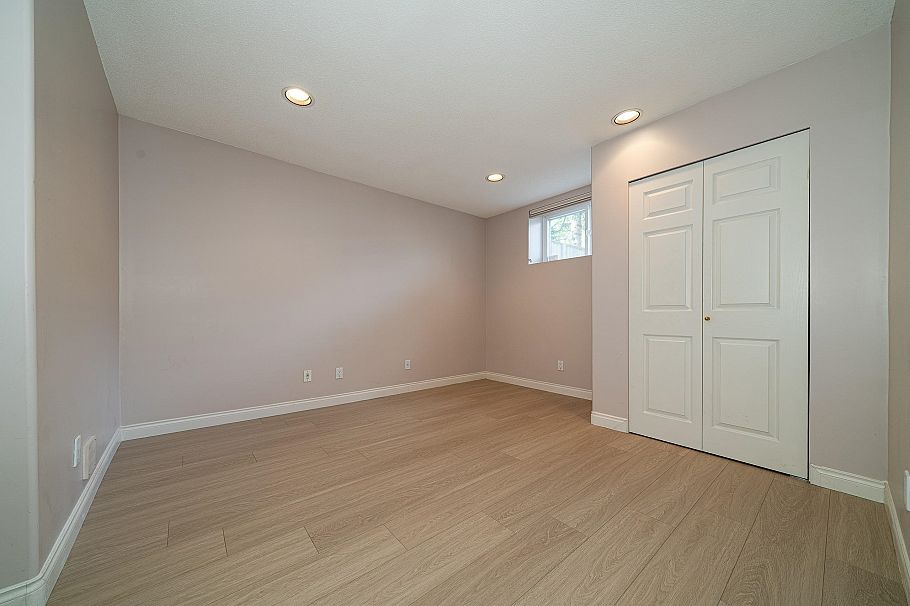 4255 W 15th Avenue Vancouver, BC - 29