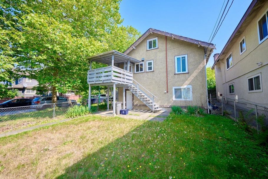 4307 Nanaimo Street Vancouver, BC - 21
