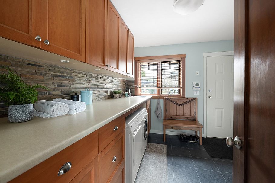 986 Tudor Avenue North Vancouver, BC - 23