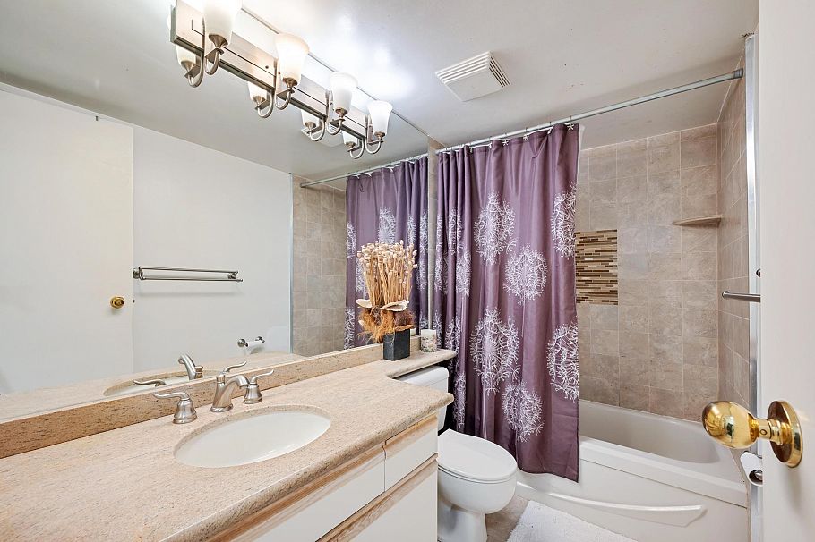 203 1845 Robson Street Vancouver, BC - 18