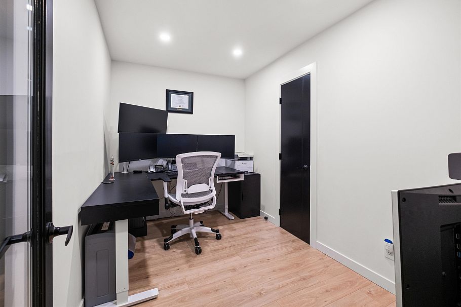 3812 Dalkeith Drive North Vancouver, BC - 17