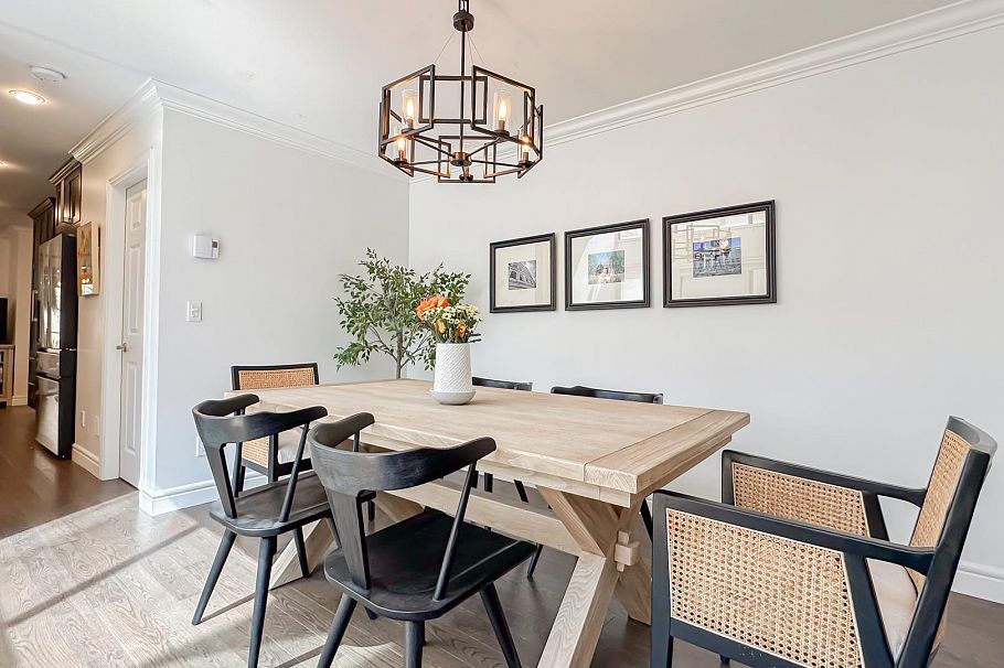 1 226 E 10 Street North Vancouver, BC - 3