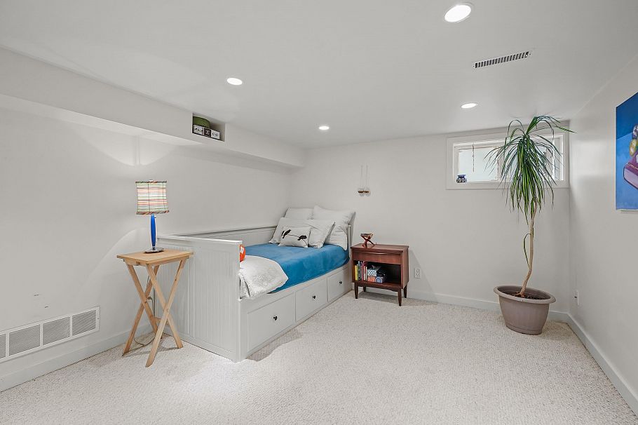 1556 Kamloops Street Vancouver, BC - 30