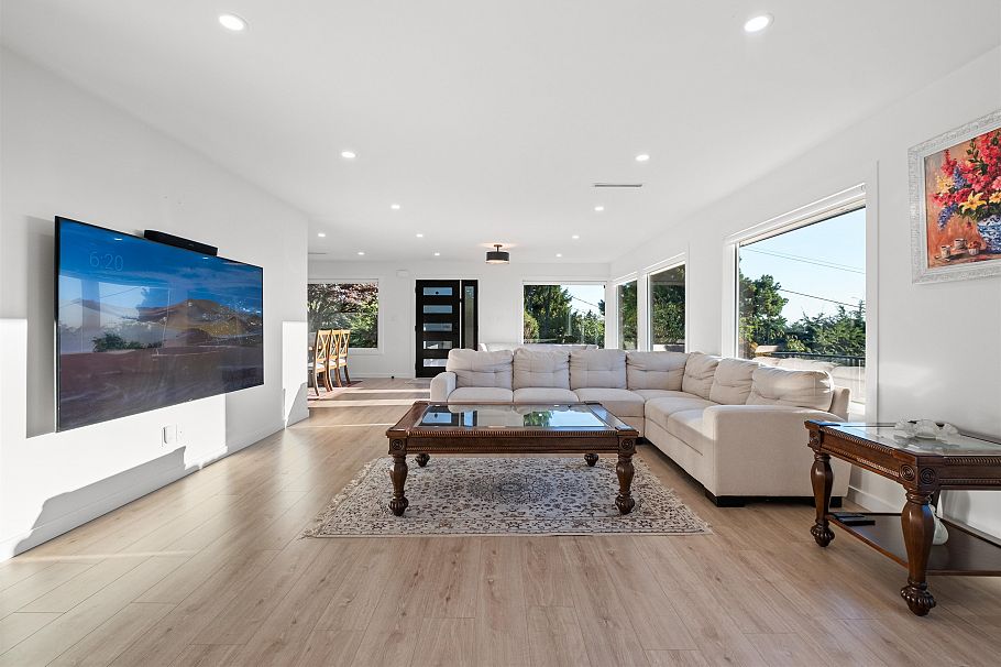 3812 Dalkeith Drive North Vancouver, BC - 6