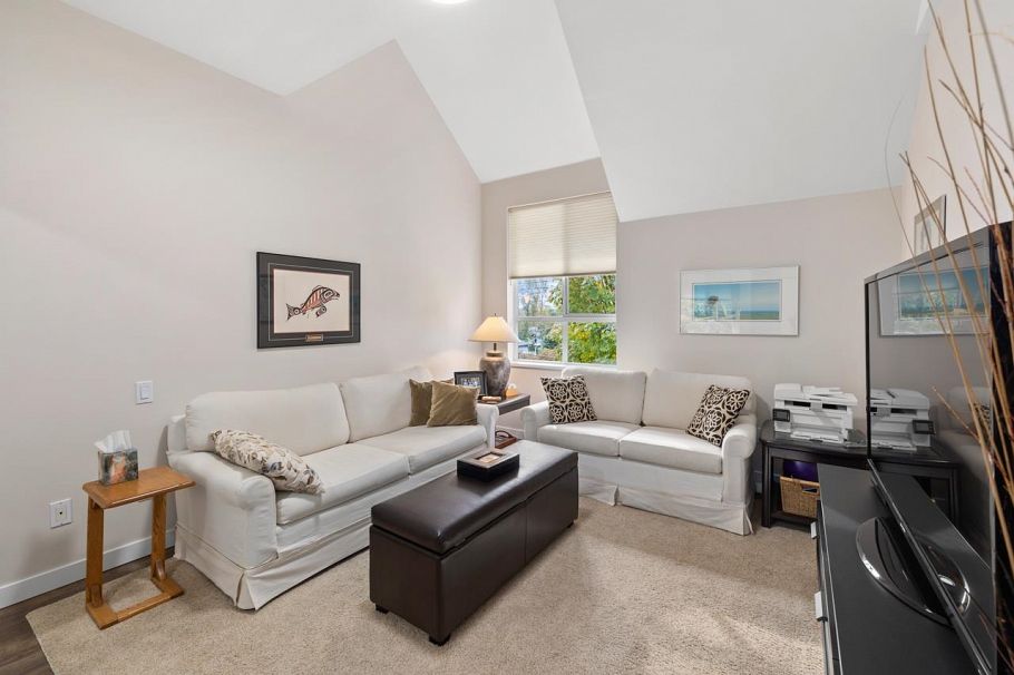 403 678 W Queens Road North Vancouver, BC - 17