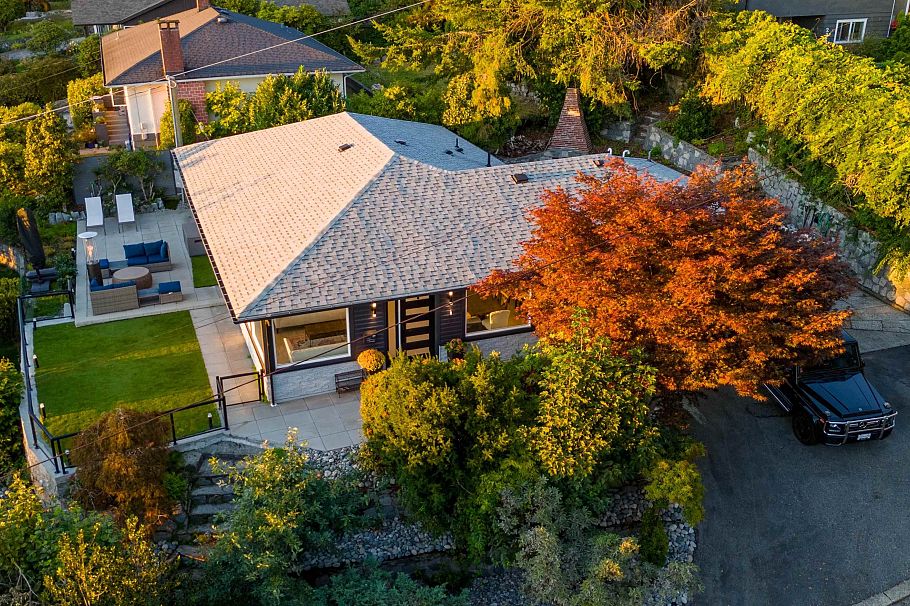 3812 Dalkeith Drive North Vancouver, BC - 1