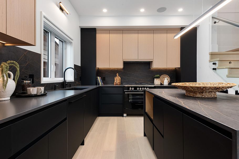 6 371 E 33rd Avenue Vancouver, BC - 6