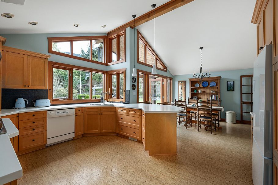 986 Tudor Avenue North Vancouver, BC - 10