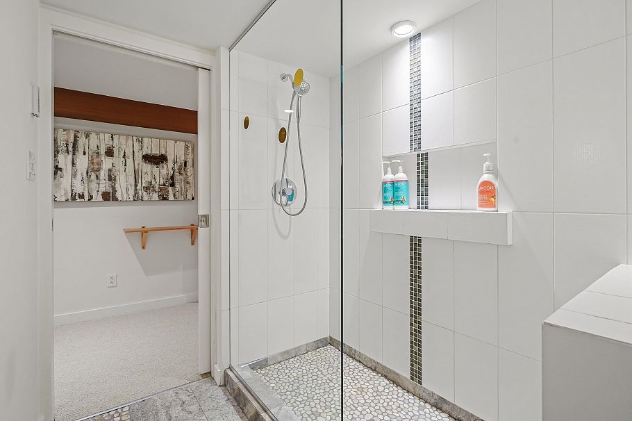 1556 Kamloops Street Vancouver, BC - 28