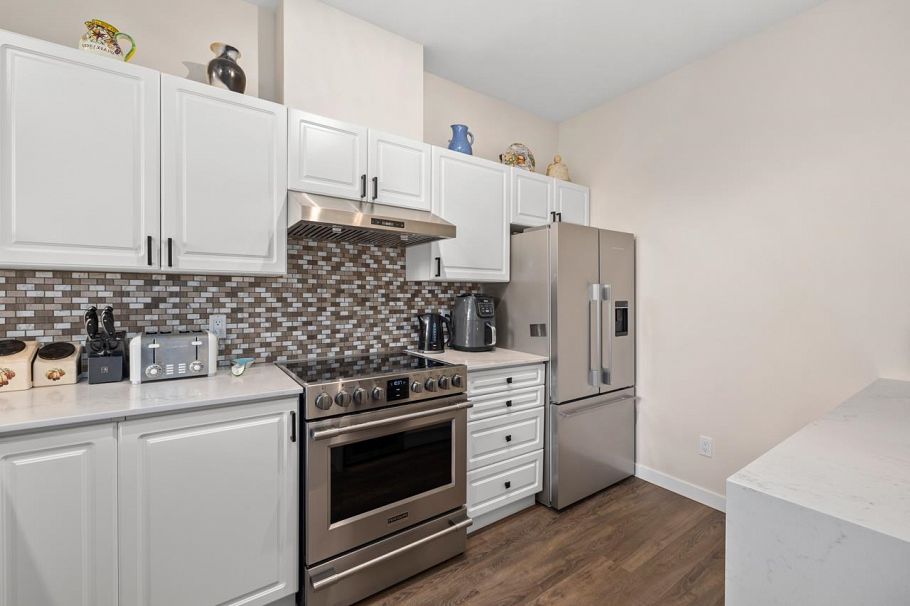 403 678 W Queens Road North Vancouver, BC - 10