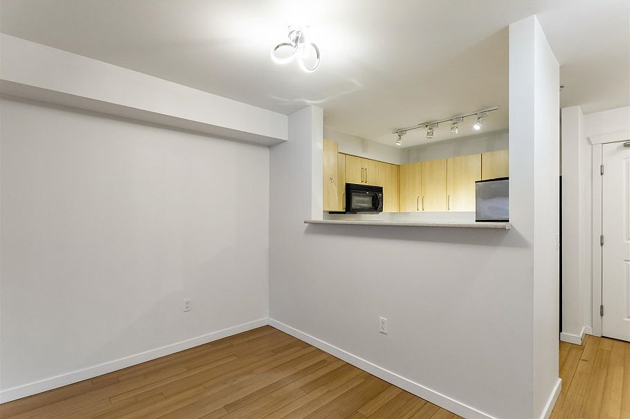 210 3575 Euclid Avenue Vancouver, BC - 14