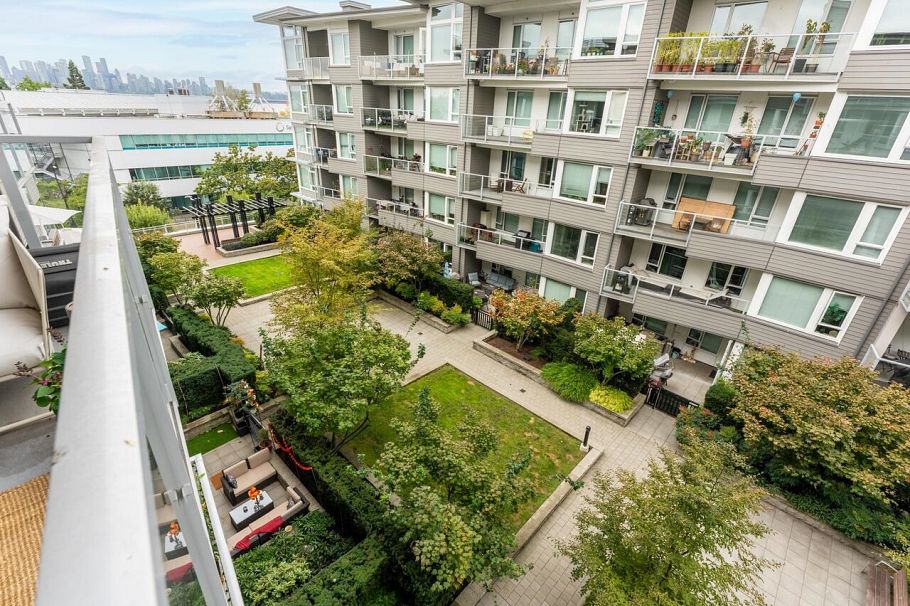 412 255 W 1st Street North Vancouver, BC - 17