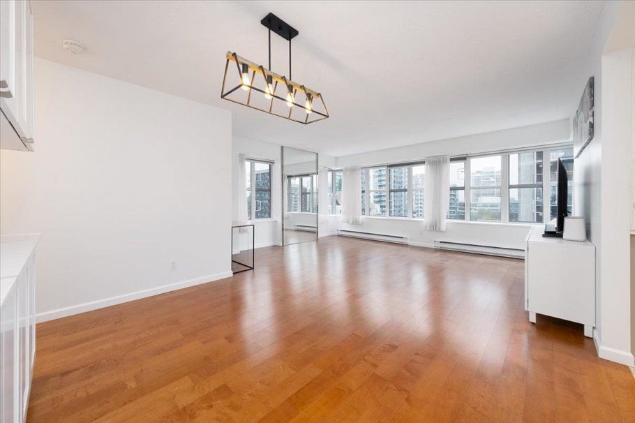 903 1555 Eastern Avenue North Vancouver, BC - 2