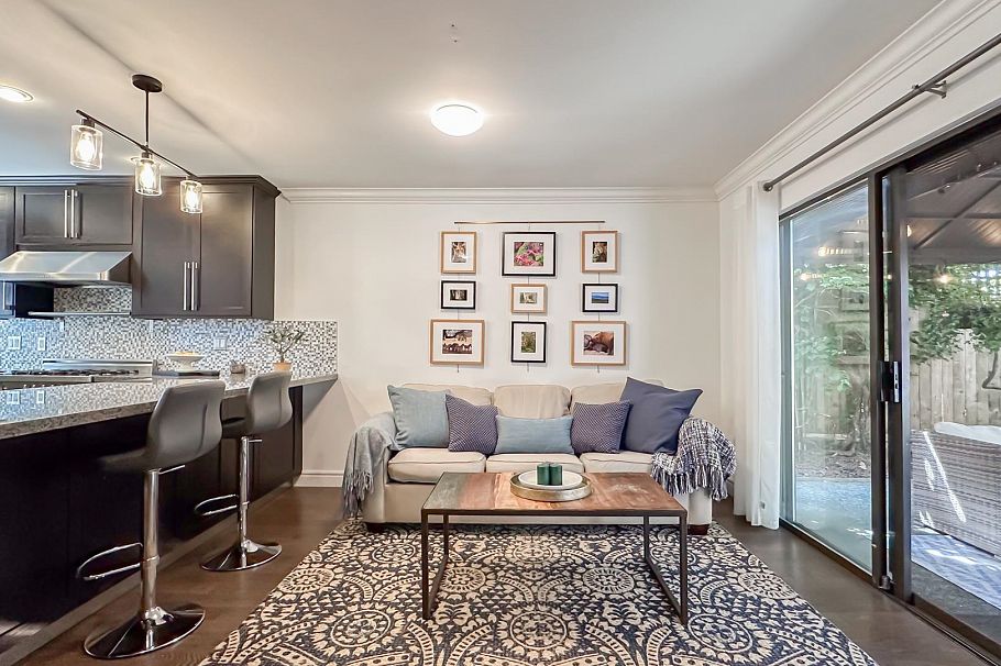 1 226 E 10 Street North Vancouver, BC - 8