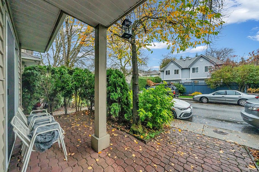 8 815 Tobruck Avenue North Vancouver, BC - 23