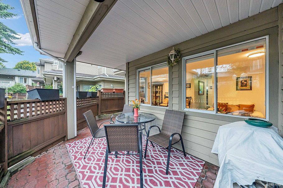 8 815 Tobruck Avenue North Vancouver, BC - 16