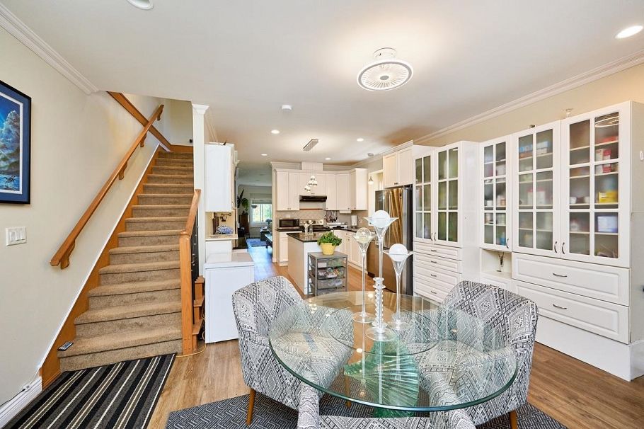 562 W Keith Road North Vancouver, BC - 11