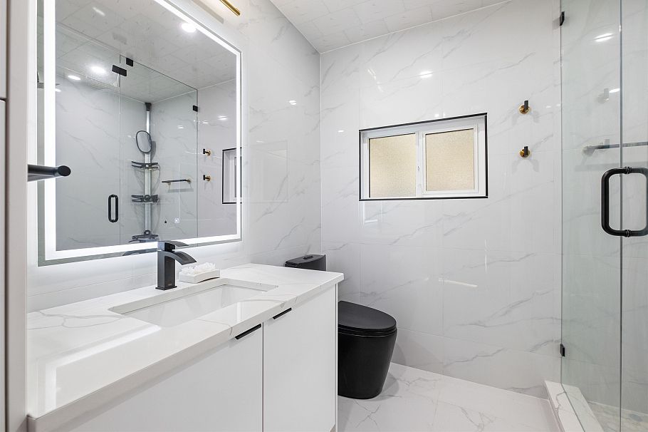 3812 Dalkeith Drive North Vancouver, BC - 18