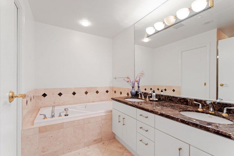 205 1717 Bayshore Drive Vancouver, BC - 30