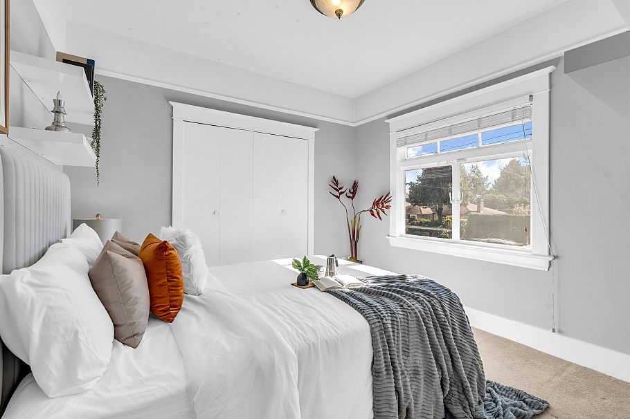 138 W Kings Road North Vancouver, BC - 14