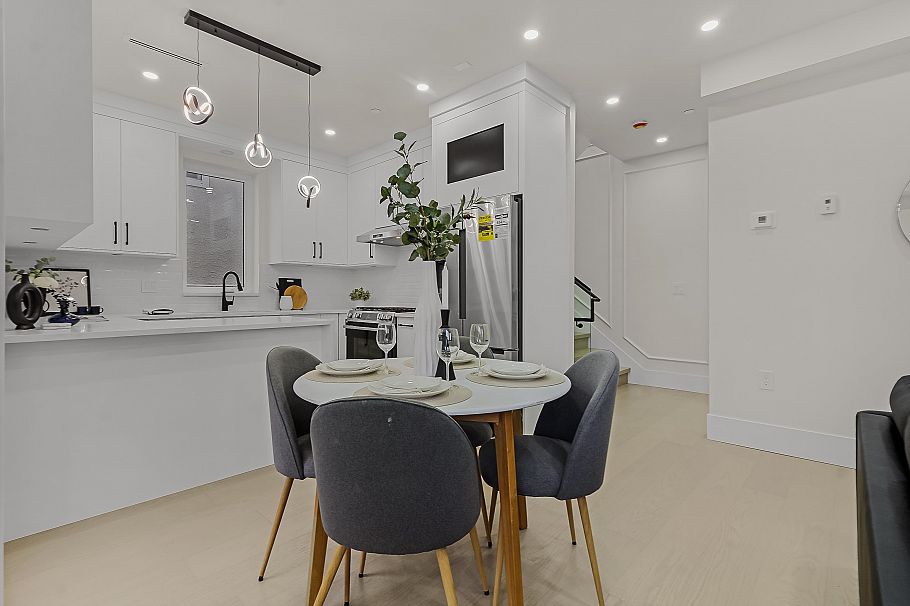 2 585 E 60th Avenue Vancouver, BC - 7