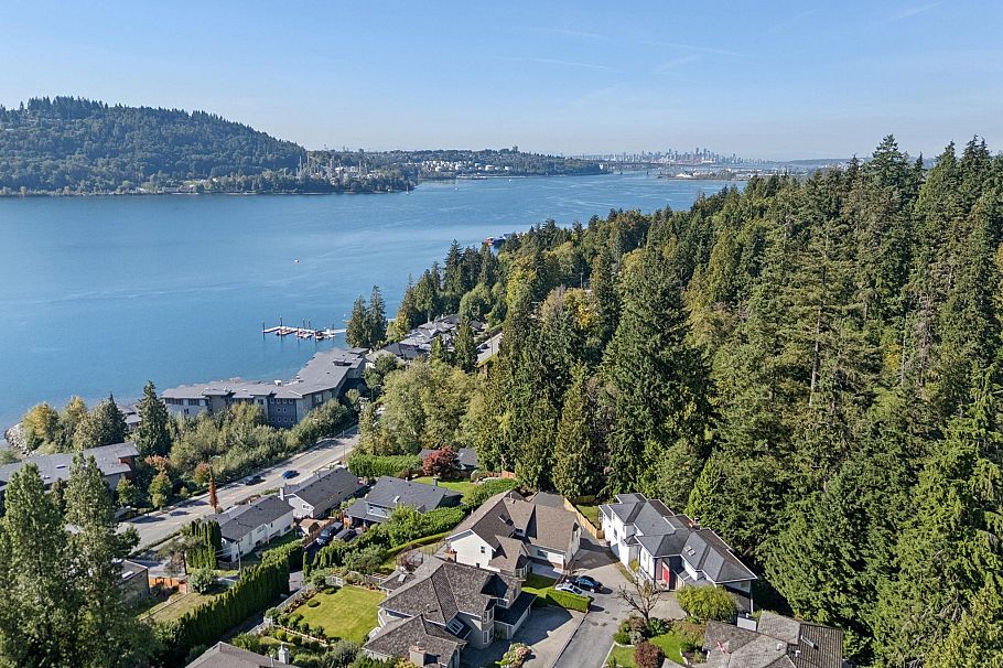 3908 Blantyre Place North Vancouver, BC - 32