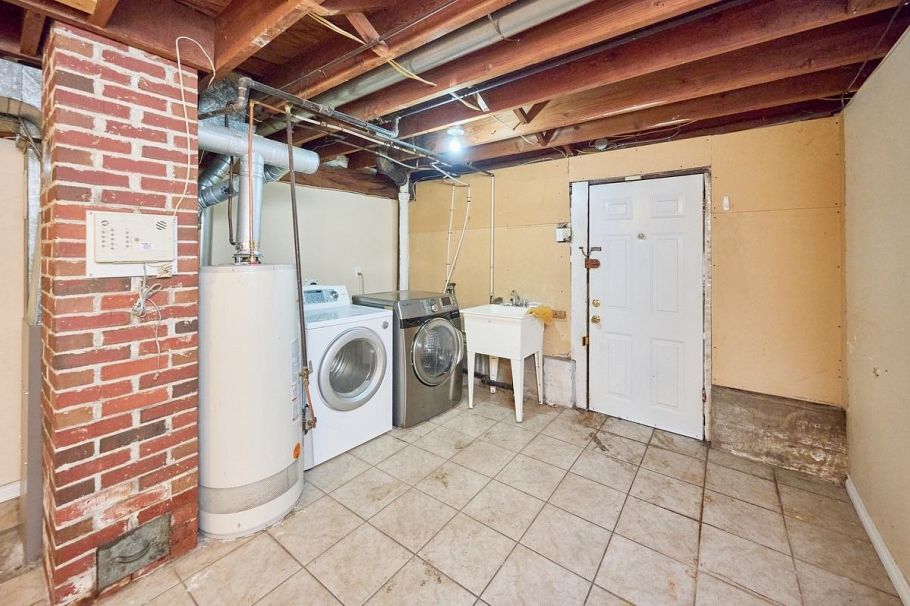 4307 Nanaimo Street Vancouver, BC - 29