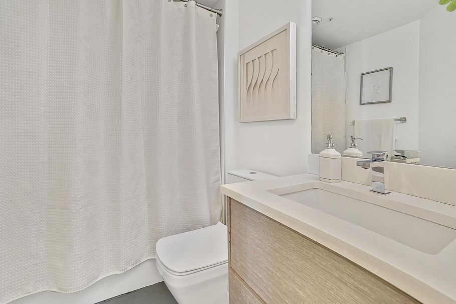 122 3440 W Broadway Vancouver, BC - 22