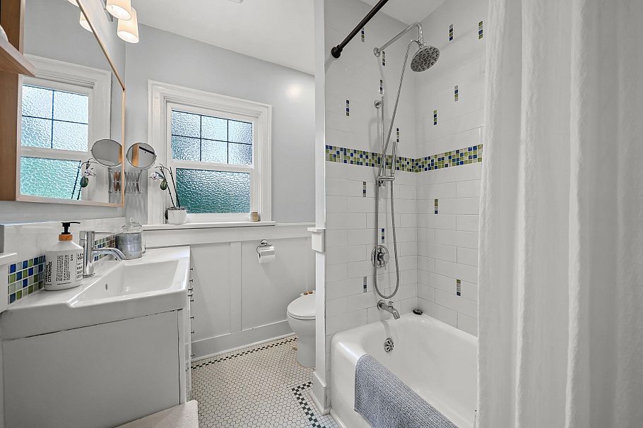 1556 Kamloops Street Vancouver, BC - 16