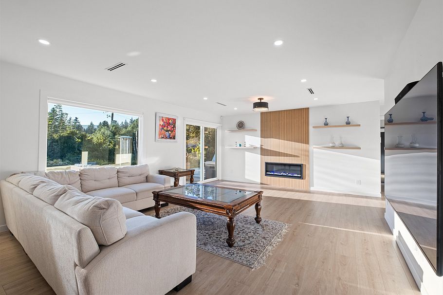 3812 Dalkeith Drive North Vancouver, BC - 9