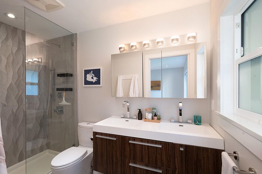 328 E 22nd Street North Vancouver, BC - 17