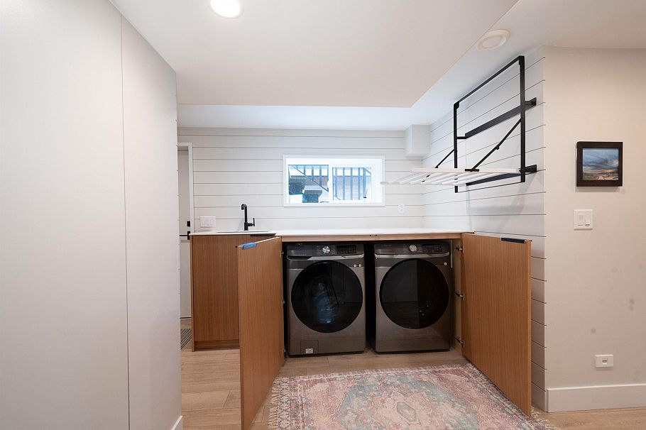 328 E 22nd Street North Vancouver, BC - 24