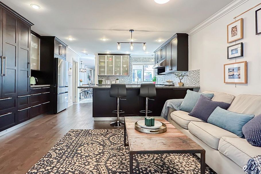 1 226 E 10 Street North Vancouver, BC - 7