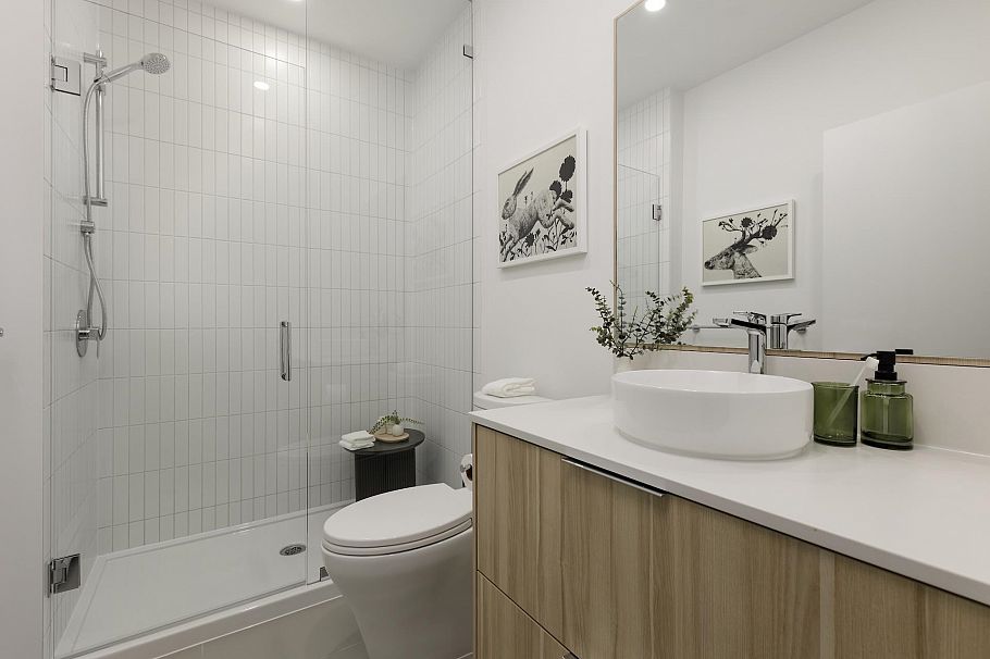 204 2450 Garden Drive Vancouver, BC - 14