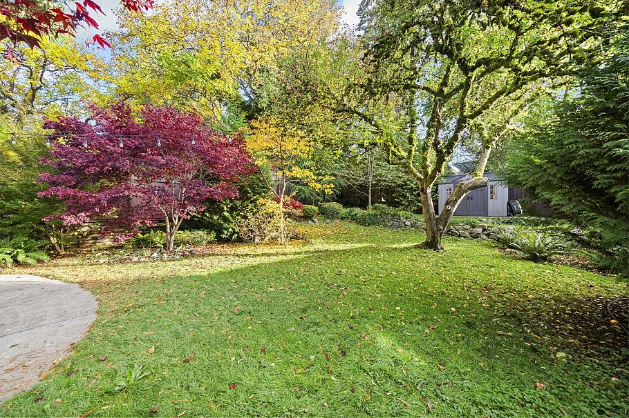 2340 Chesterfield Avenue North Vancouver, BC - 20