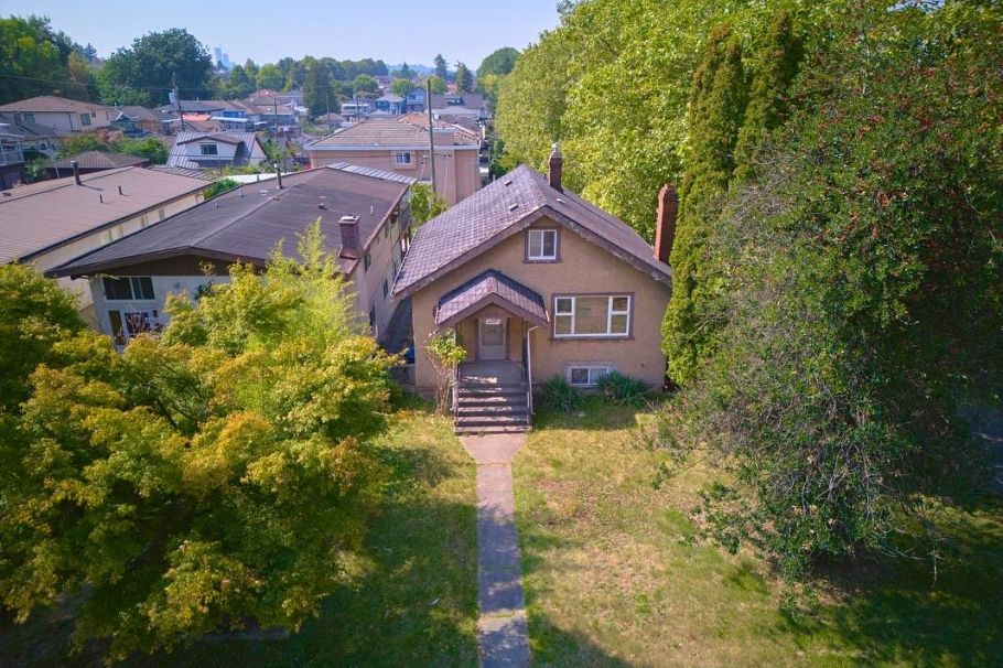 4307 Nanaimo Street Vancouver, BC - 12