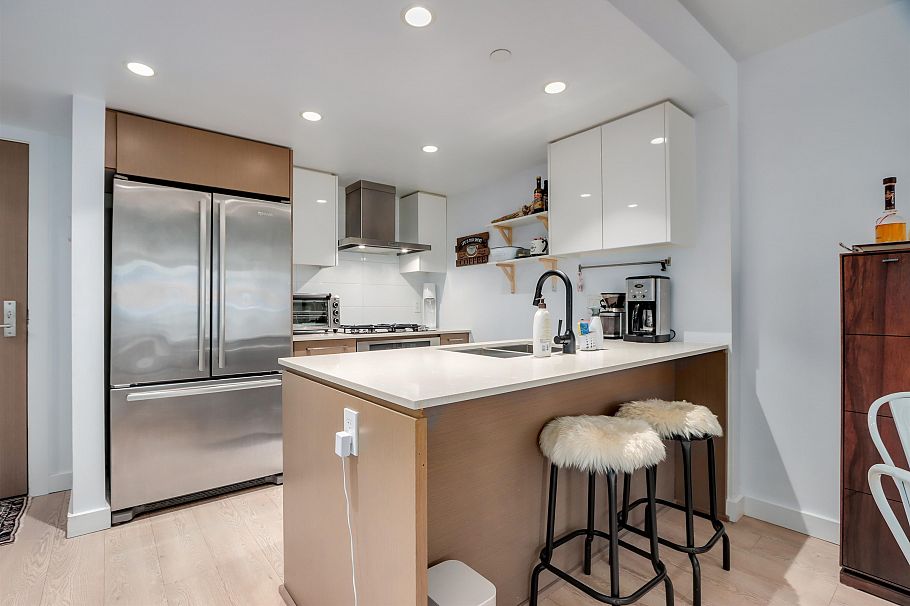 207 1618 Quebec Street Vancouver, BC - 1